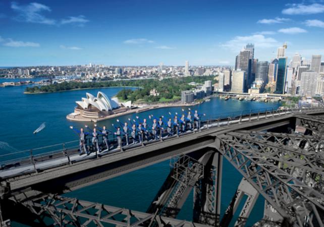 climbtothetopofsydneyharbourbridge–bydayorbynight