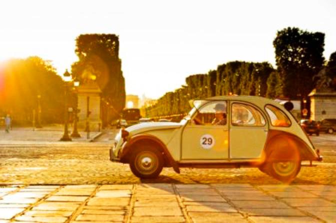 Discover Paris in a Retro 2 CV Car  – 3-hour tour