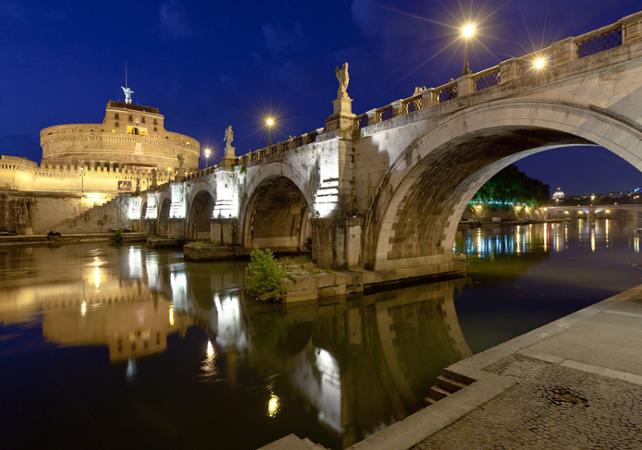 Rome by Night: Bus Tour of Rome & Traditional Dinner