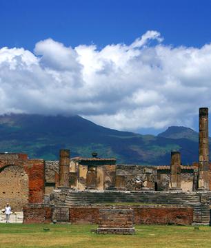 Day trip to Pompeii & Naples – Leaving from Rome