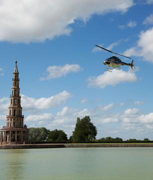 Balade en hélicoptère au-dessus de la Loire et des châteaux