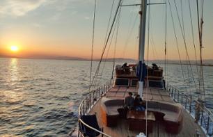 Croisière de 3h en voilier au coucher du soleil depuis Athènes - boissons incluses