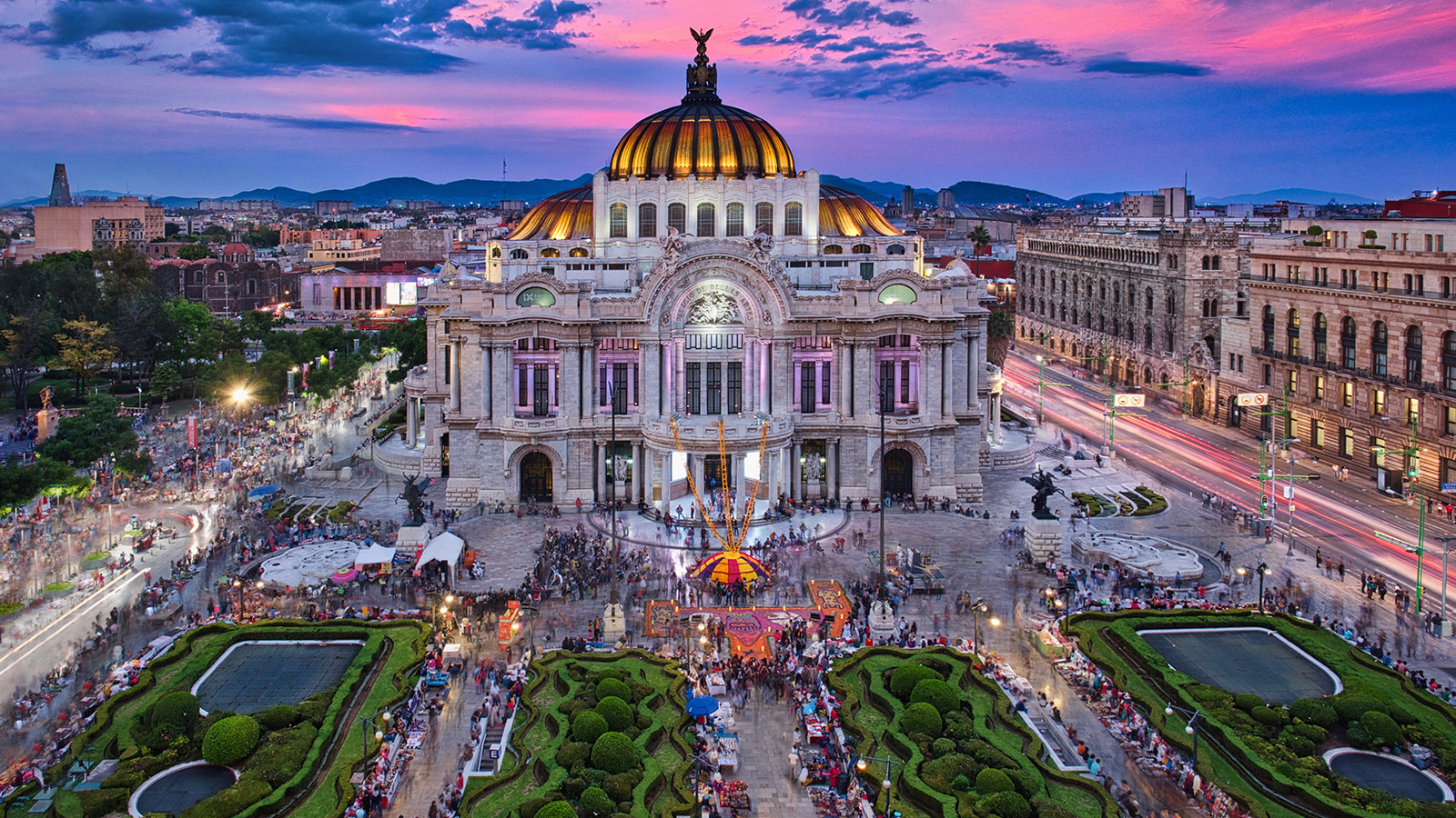 Early evening walking tour of Mexico City with a professional guide - Mexico  City, Mexico