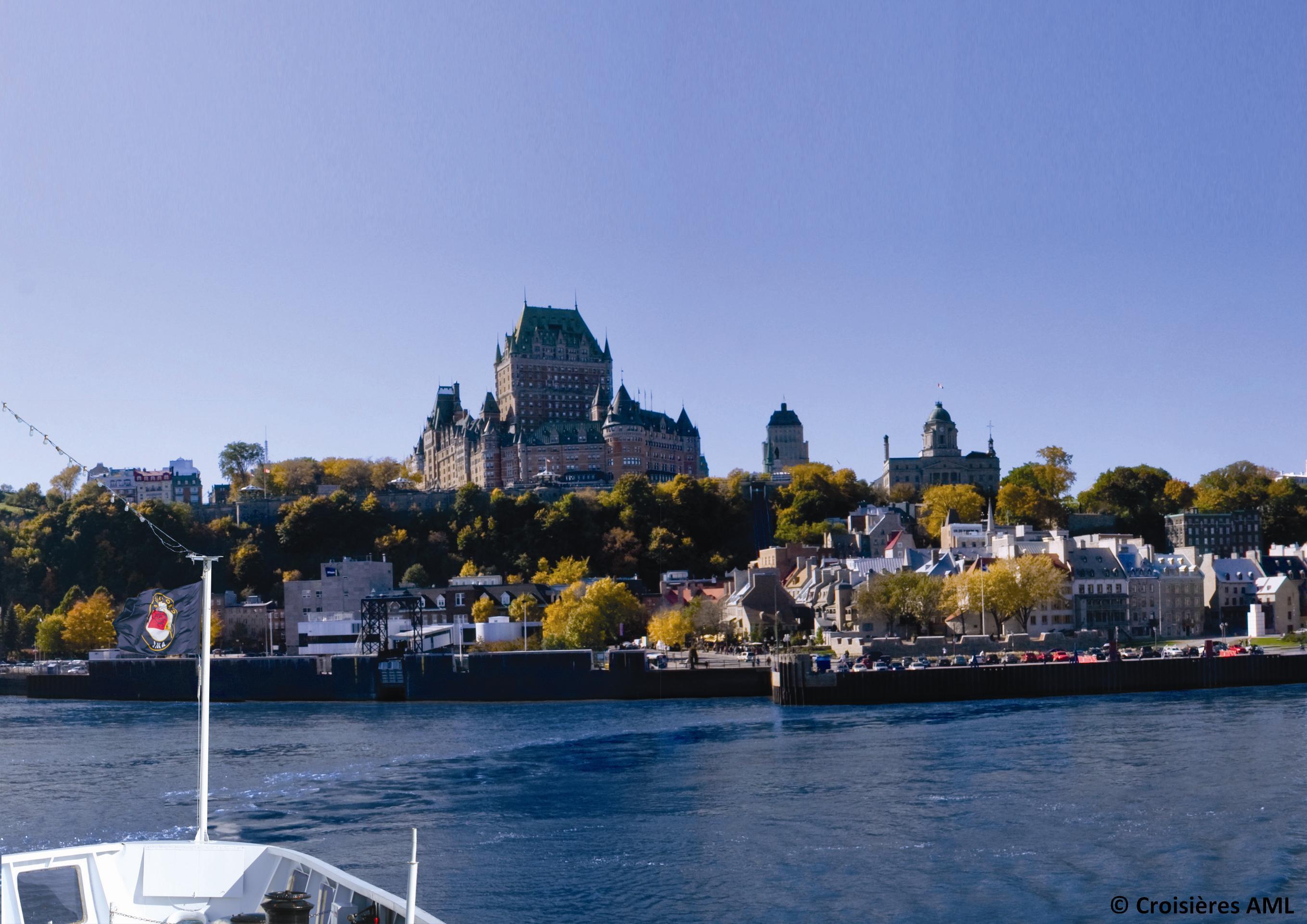 Sightseeing cruise on the Saint Lawrence - in Québec