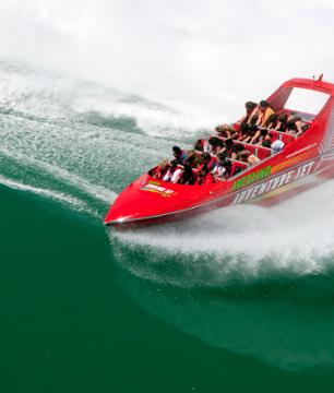 Speedboat tour of the Auckland Harbour