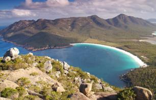 Excursion to the Heart of Freycinet National Park and Relaxation in Wineglass Bay – Departing from Hobart