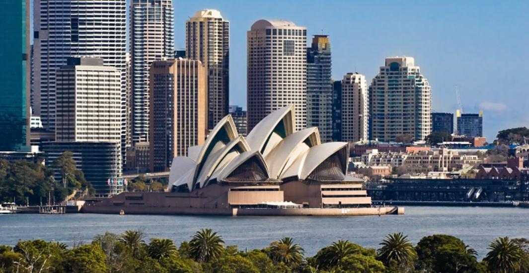 Guided tour of Sydney Opera House - In French or English