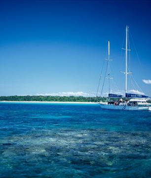 Croisière en voilier & plongée avec masque et tuba à Green Island sur la Grande Barrière de Corail – Au départ de Cairns