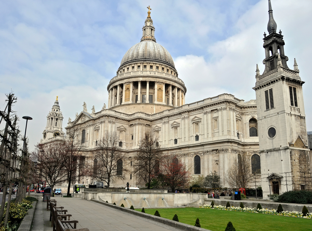 st paul's cathedral tour hours