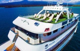 VIP Galápagos Islands Cruise - 5-D / 4-N (or 4-D / 3-N) on the yacht Solaris - With return flight from Quito / Guayaquil