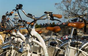 Visite guidée privée en vélo électrique du Montjuic à Barcelone – En français