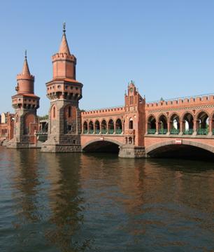 48 hour Pass - Berlin bus tour and a cruise on the Spree river