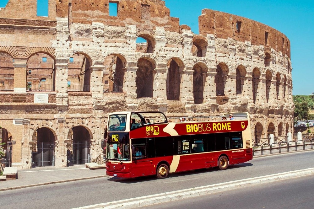 Hopon/hopoff panoramic bus tour Rome Ceetiz