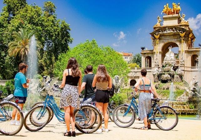 Visite guidée à vélo en français et dégustation de Tapas à Barcelone