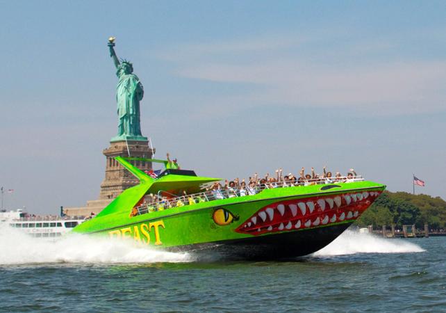 "The Beast" speedboat cruise (30 minutes) - New York