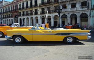 Private transfer from the city centre to Havana airport in a vintage car