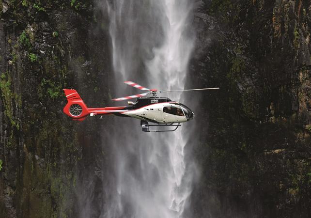Survol en hélicoptère de La Réunion: Piton de la Fournaise, 3 cirques & Trou de Fer (45min), au départ de St-Gilles les Bains - Transferts inclus