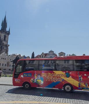 Prague en bus à arrêts multiples - Pass transport 24h ou 48h
