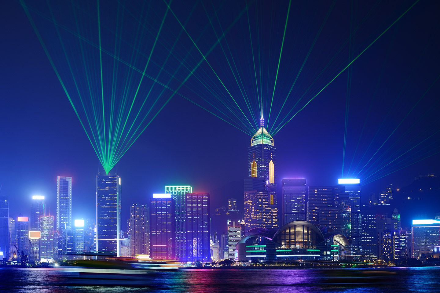 Hong Kong by Night Tour, dinner cruise and “Symphony of Lights” show