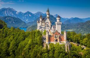 Day Excursion in Bavaria: Neuschwanstein, Linderhof and Oberammergau, Departing from Munich