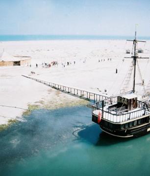 Croisière à bord d’un bateau pirate et déjeuner sur l’île des flamants roses - Au départ de Djerba