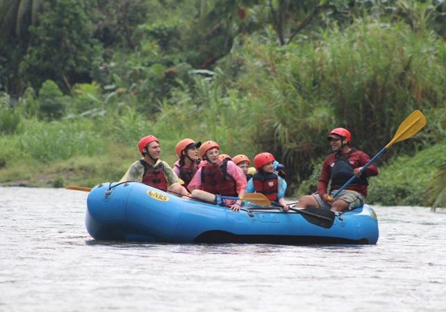 Rafting en eau calme sur le fleuve Sarapiqui - Déjeuner et transferts inclus depuis San José