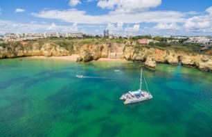 Passeio de catamarã de meio dia pela Costa de Ouro do Algarve - Lagos