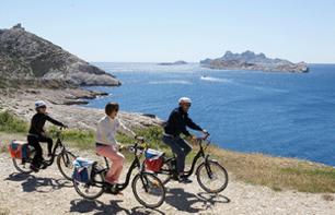 1-Day Cycling Excursion: Tour Marseilles and Swim in the Rocky Coves