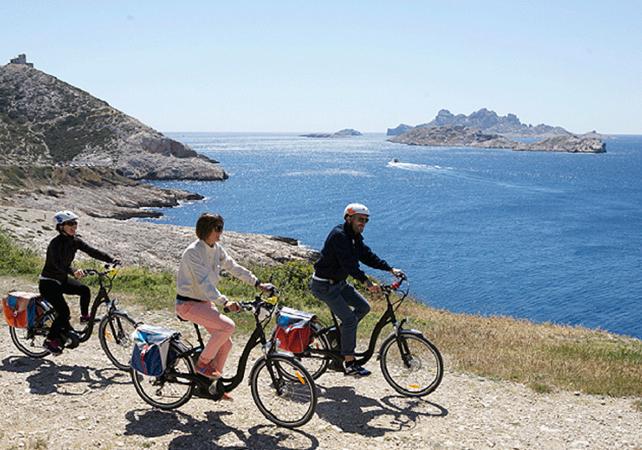 1 journée à vélo : visite de Marseille et baignade dans les Calanques
