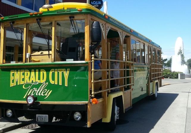 Visit Seattle on a Hop on/ Hop of Bus- More than 40 Monuments, Sites and Attractions
