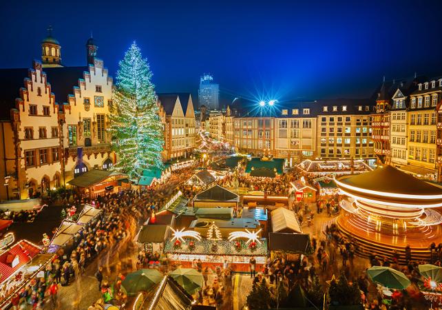 Visite du marché de Noël de Rudesheim et dîner traditionnel au bord du Rhin – départ de Francfort