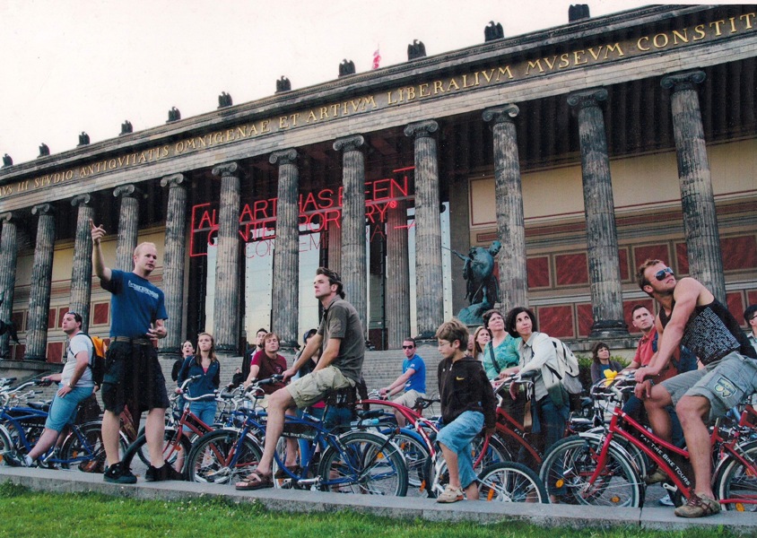 berlin guided bike tour