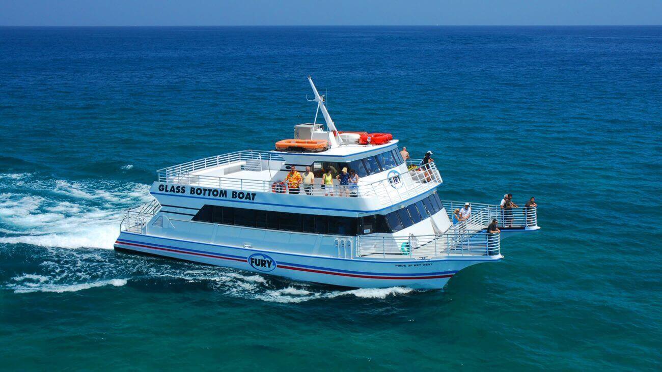 catamaran fond de verre petite terre