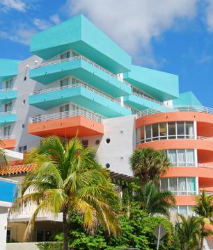 Guided Tour of Miami's Best Neighbourhoods by Bus and on Foot
