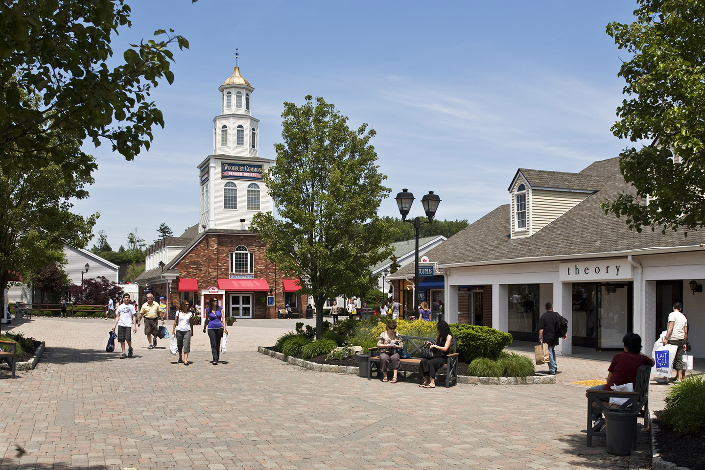 Fragrance Outlet at Woodbury Commons Premium Outlets
