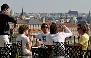 Visite guidée à pied d'une journée : croisière et déjeuner inclus - en français - Prague