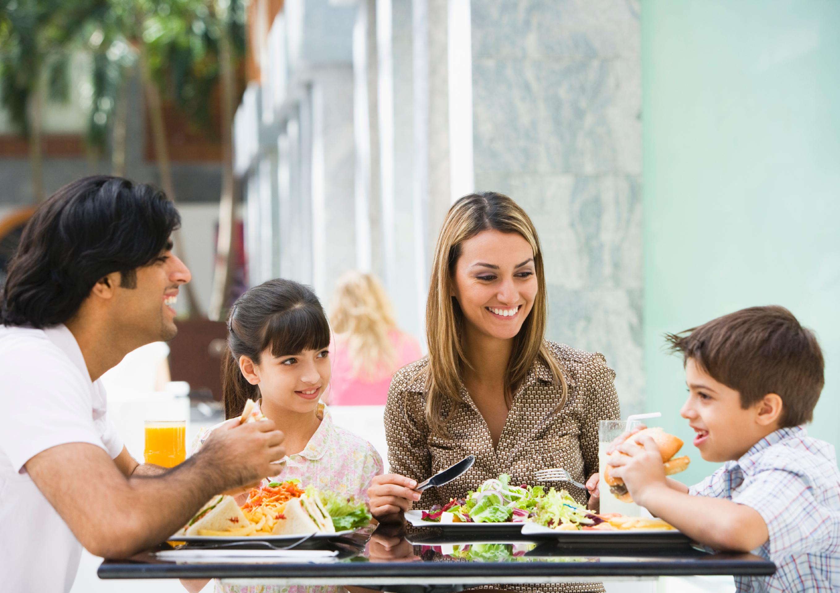 Carte de réduction « Kids Eat Free » : repas gratuits pour votre enfant dans + de 100 restaurants à Orlando