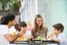 Carte de réduction « Kids Eat Free » : repas gratuits pour votre enfant dans + de 100 restaurants à Orlando