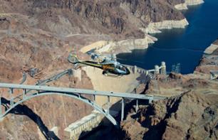 Sobrevuelo en helicóptero «Ultimate»: Gran Cañón, presa Hoover y Las Vegas + visita de la meseta oeste a pie, en autobús y en barco - VIP tour