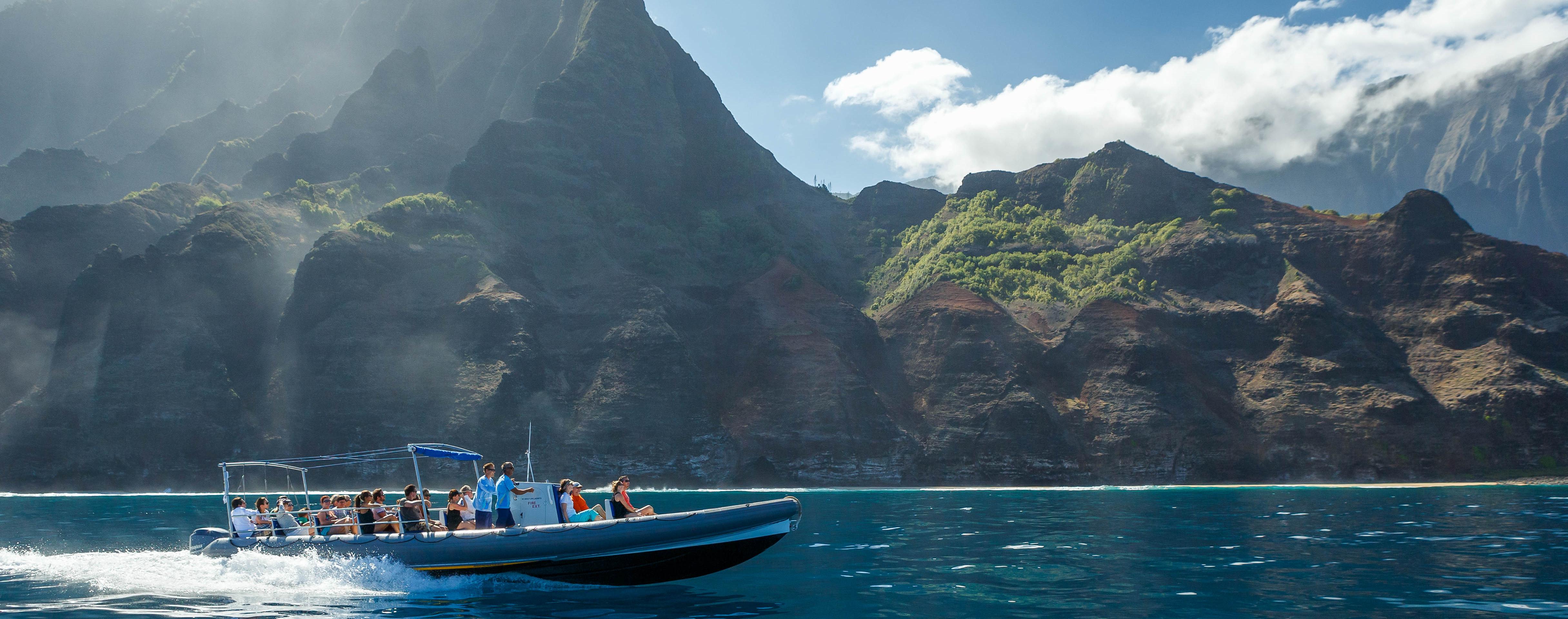 Zodiac cruise, discovery of the Na'Pali coast and snorkeling - Kauai