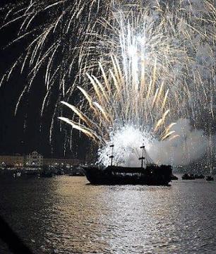 New Year Boat Cruise & Buffet in Venice