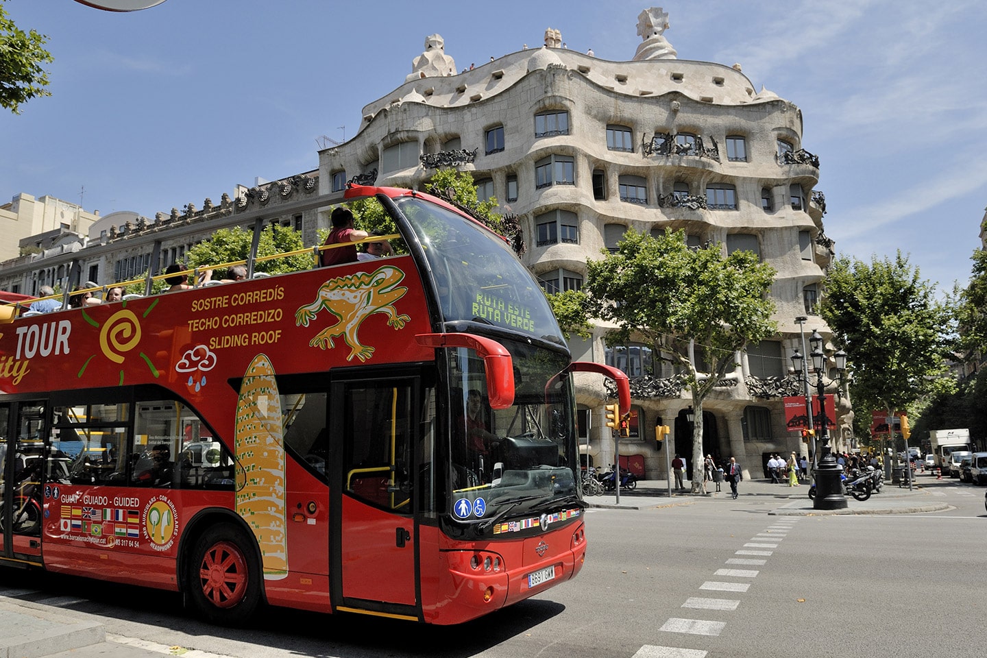 barcelona bus pass tourist