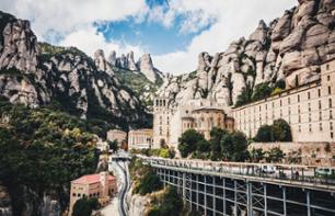 Excursion guidée à Montserrat : visite du Monastère et de la Sacristie, accès à la Moreneta inclus - Au départ de Barcelone