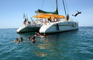 Journée en catamaran sur la côte nord caraïbe de la Martinique - Au départ des Trois-Îlets