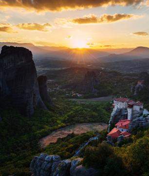 Full-Day Excursion to Meteora by Train – Departing from Athens