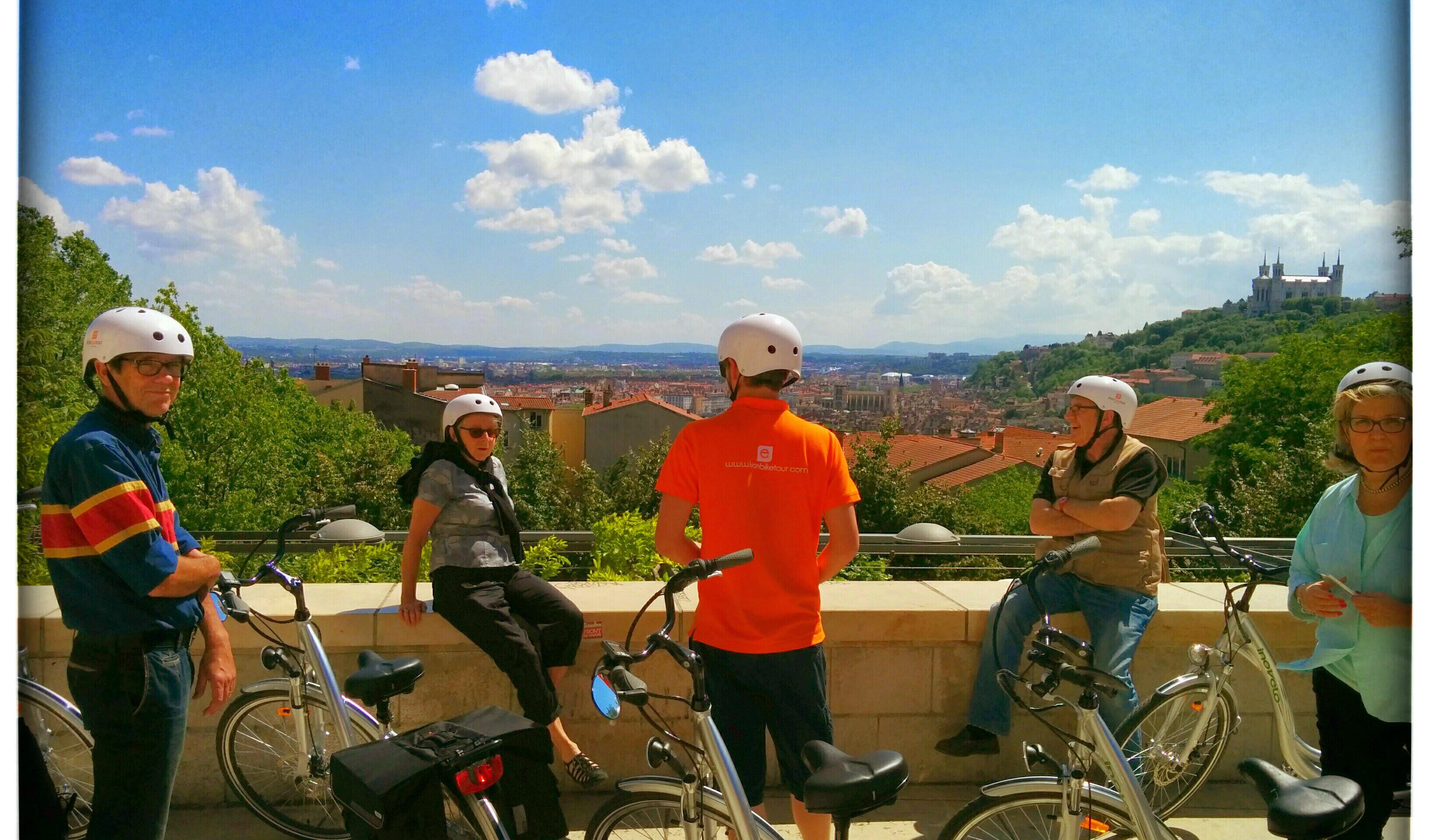 Lyon by Electric Bike: Tour of Lyon & Food Tasting