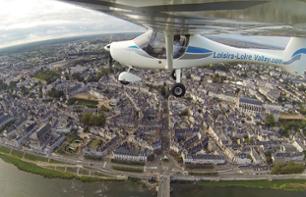 Flight over the Châteaux of the Loire Valley by Ultralight Aviation