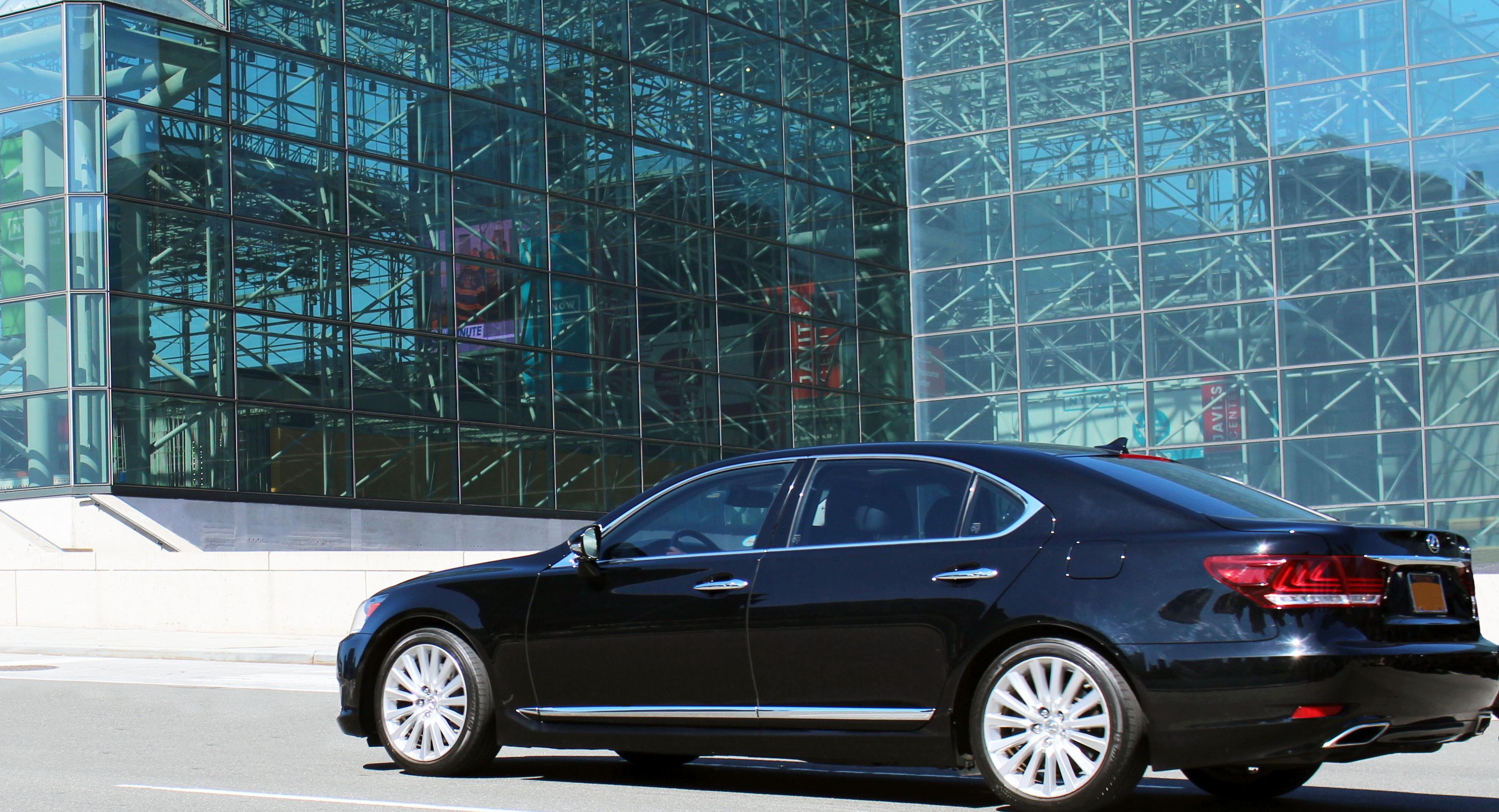 VIP Transfer by Private Vehicle from JFK Airport to Your Hotel in Manhattan