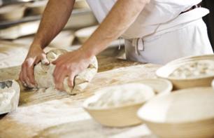 Die Geheimnisse der Herstellung des Baguettes in einer echten Pariser Bäckerei