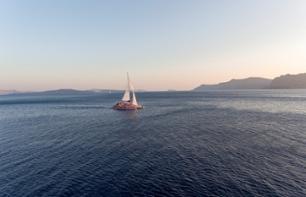 Morning catamaran cruise around the Santorini archipelago - Transfers and lunch included
